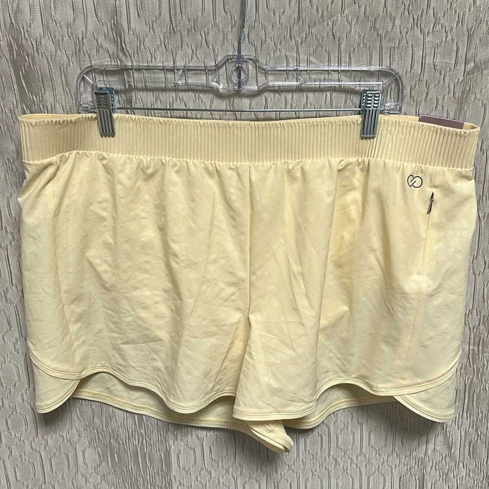 Calia Womens swift performance Short 3" Inseam Size XXL. Inner brief.